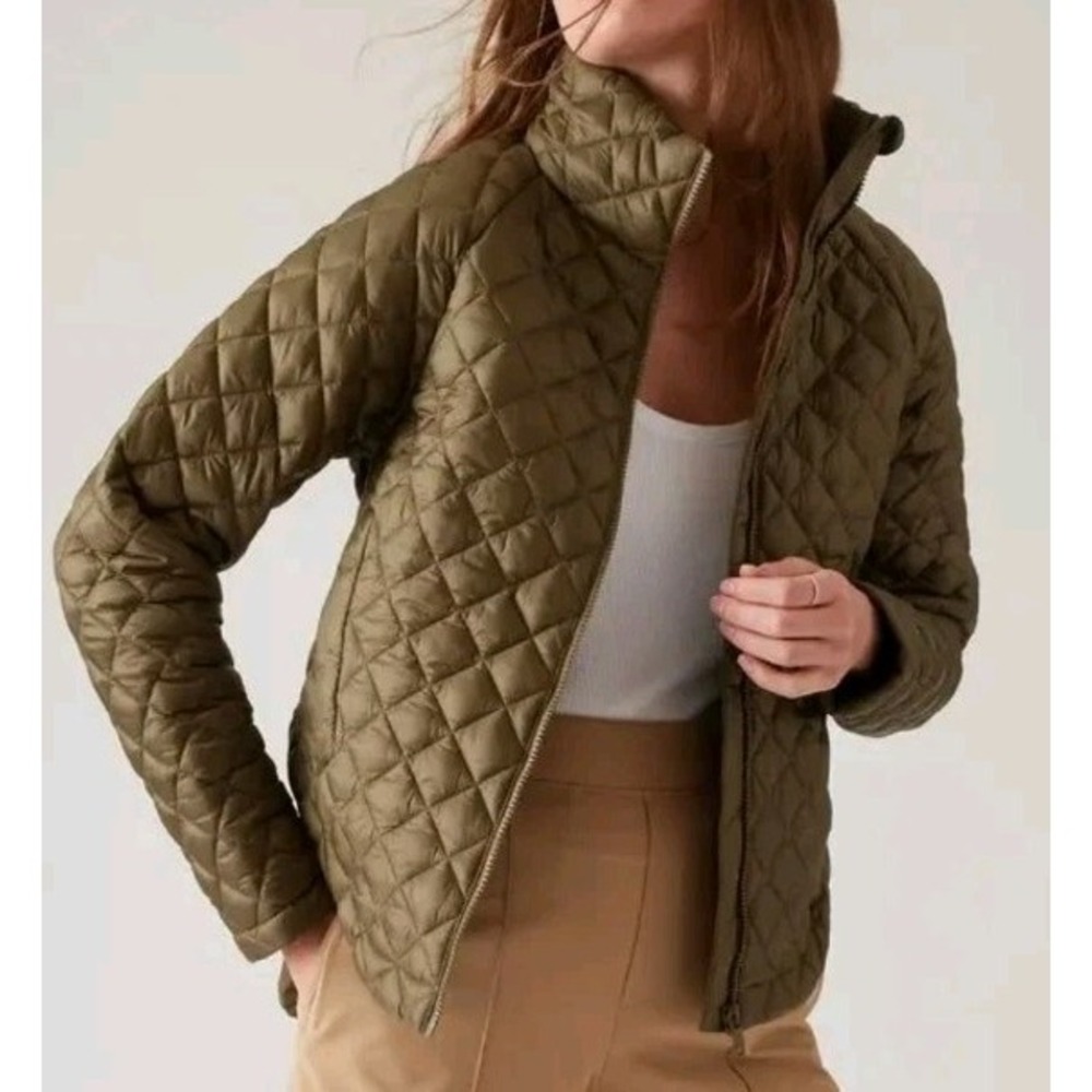 NWT Athleta Whisper Featherless Quilted Puffer Zipfront Jacket L Acacia Olive